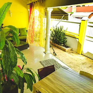 https://butterfly-hostel.comcaribbean.com